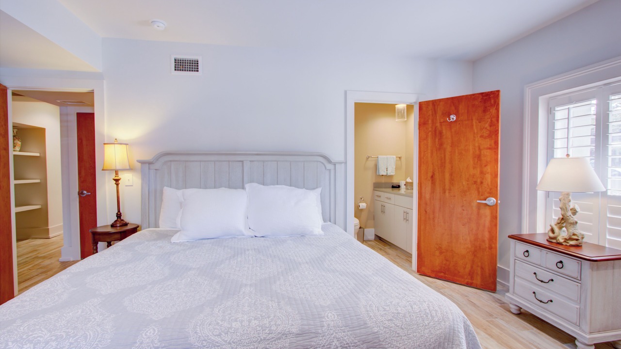 Photo of Bedroom in Charleston Historic District