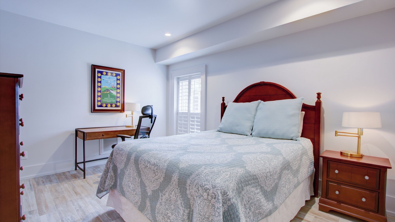 Photo of Bedroom in Charleston Historic District