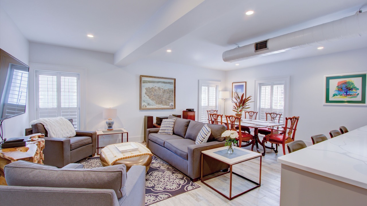 Photo of Livingroom in Charleston Historic District