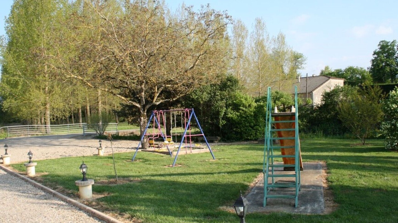 Photo of Others in Cantois