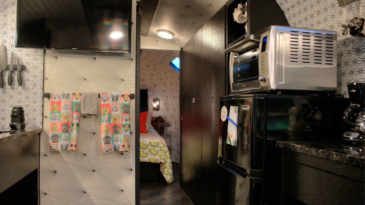 Photo of Others in Columbia