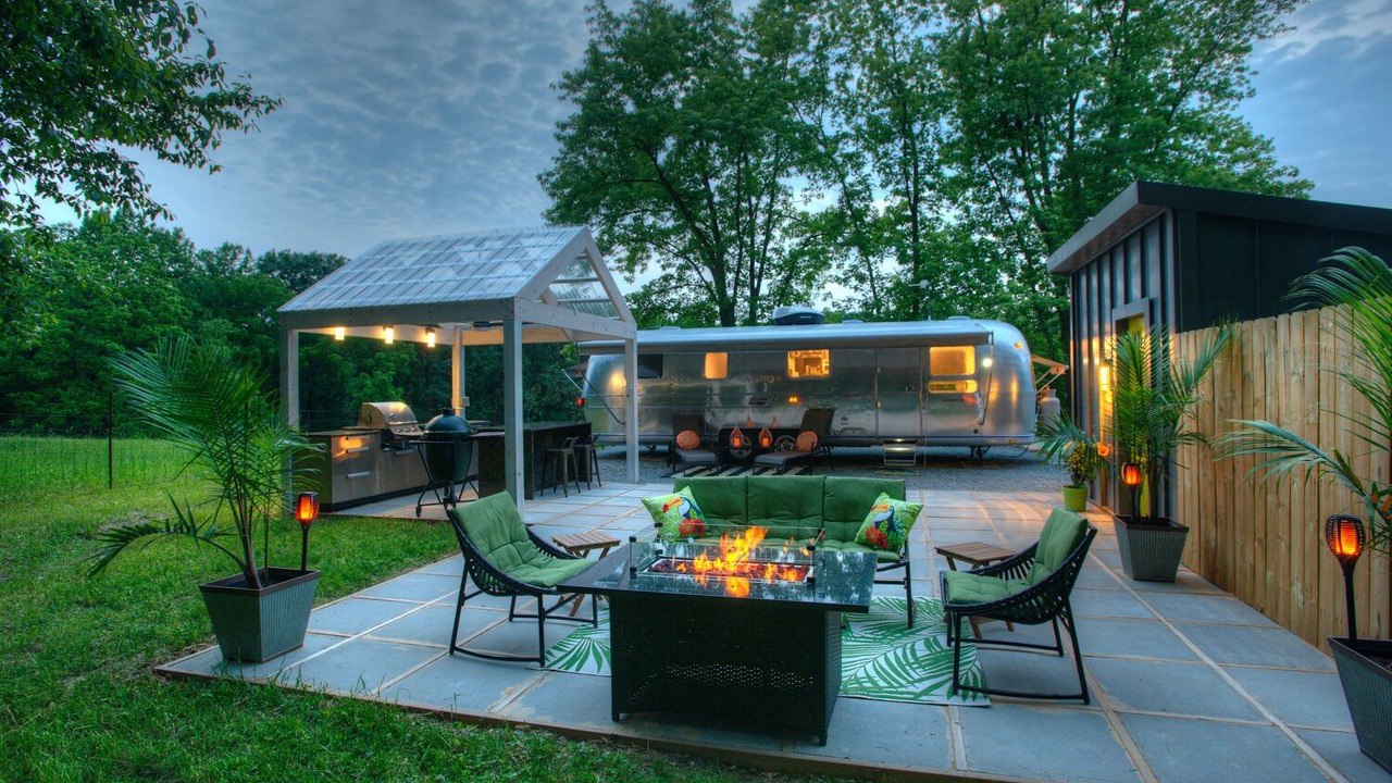 Photo of Others in Columbia