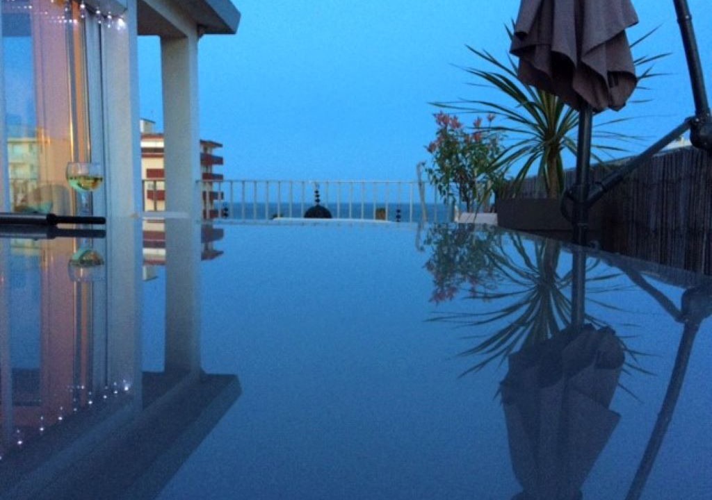 Photo of Outdoor in La Jetee