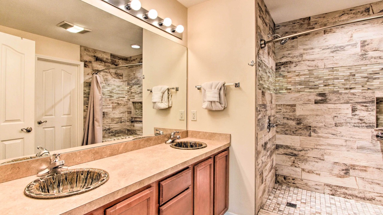Photo of Bathroom in Pigeon Forge