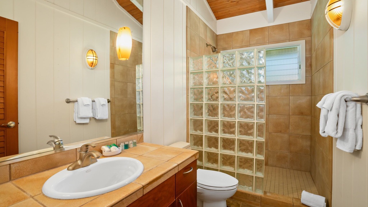Photo of Bathroom in Wainiha