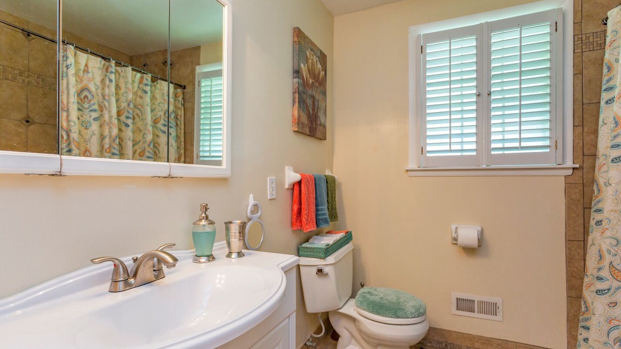 Photo of Bathroom in Green Hill