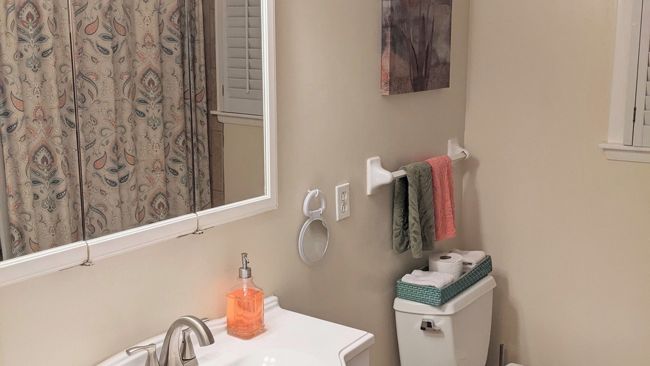 Photo of Bathroom in Green Hill