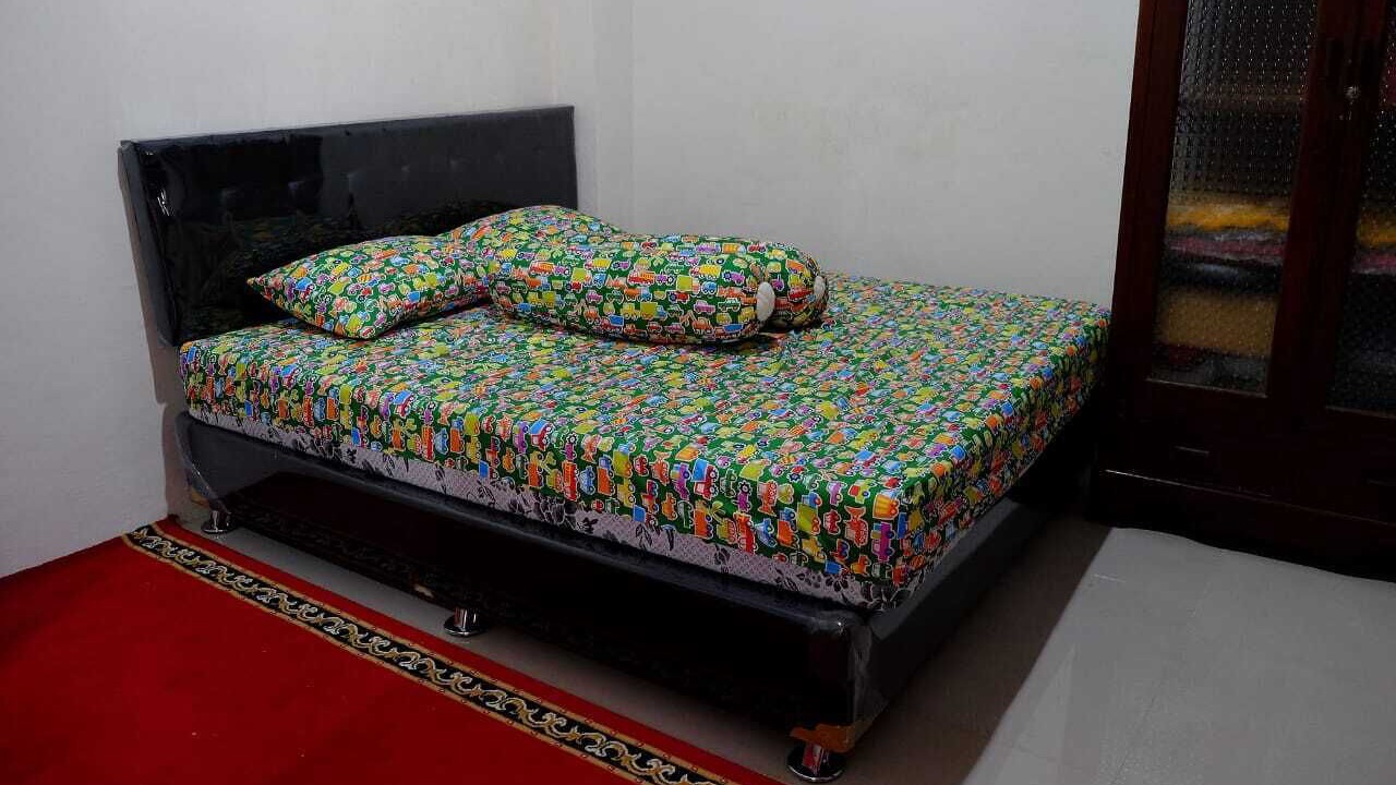 Photo of Bedroom in Wirobrajan