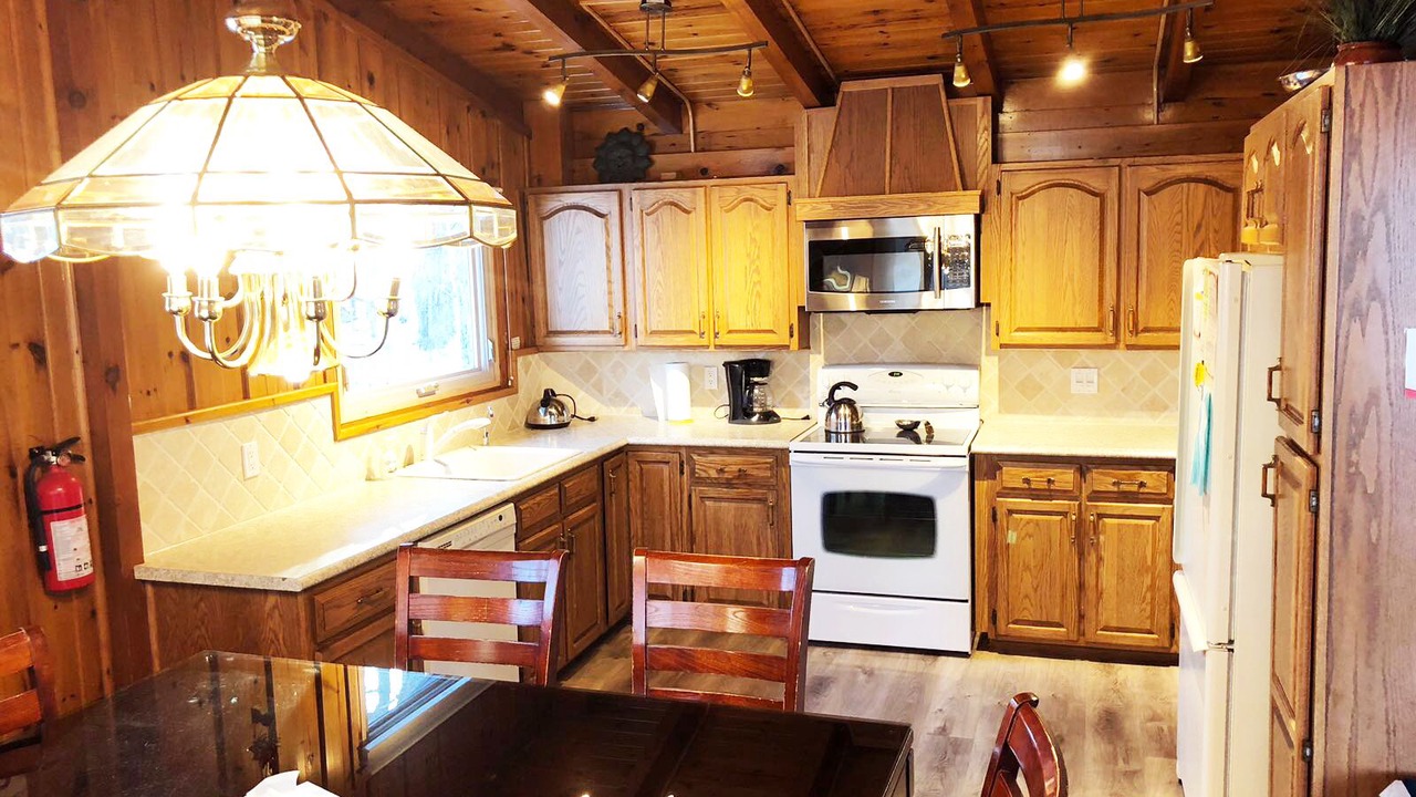 Photo of Kitchen in Algonquin Highlands