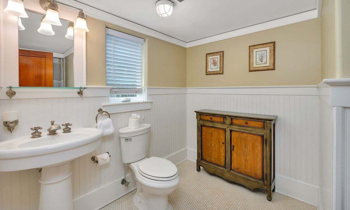 Photo of Bathroom in Saint Simons Island