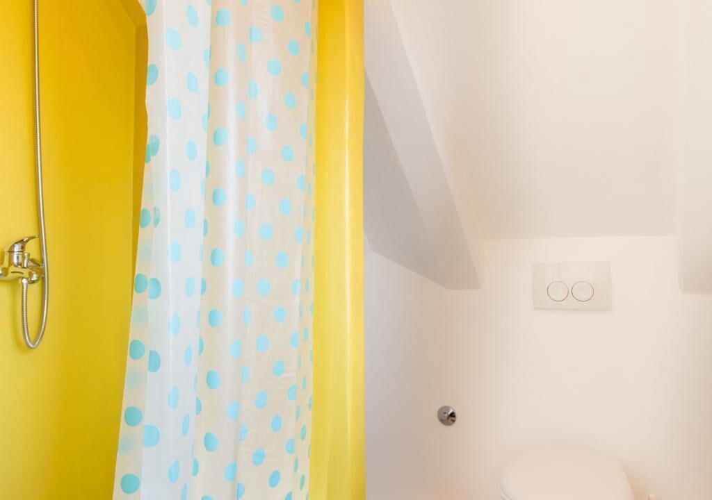 Photo of Bathroom in Pile