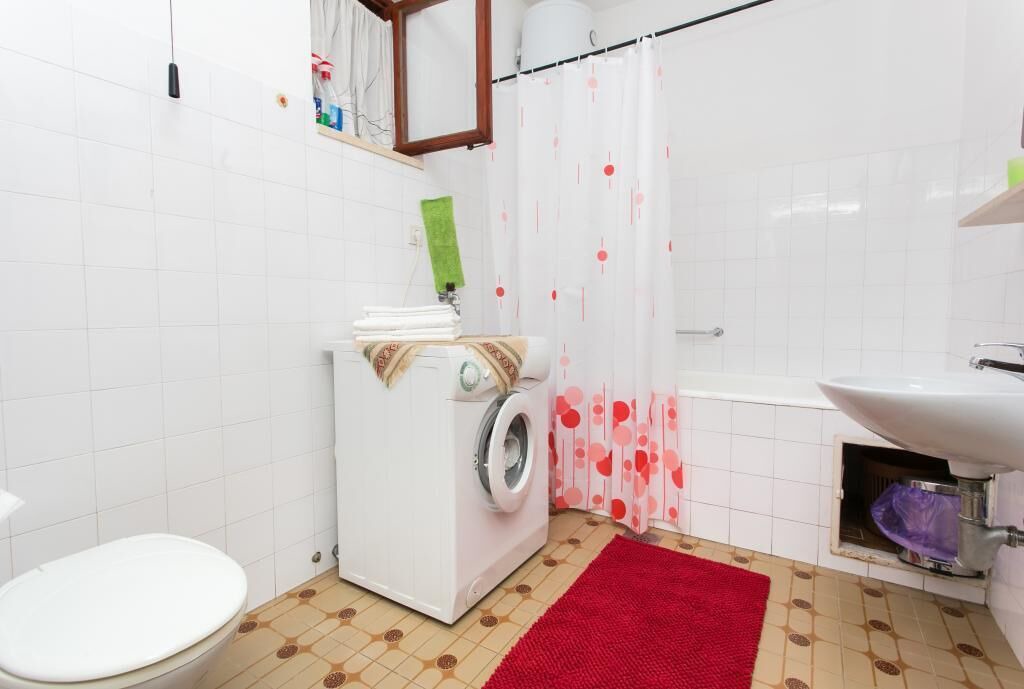 Photo of Bathroom in Brsecine
