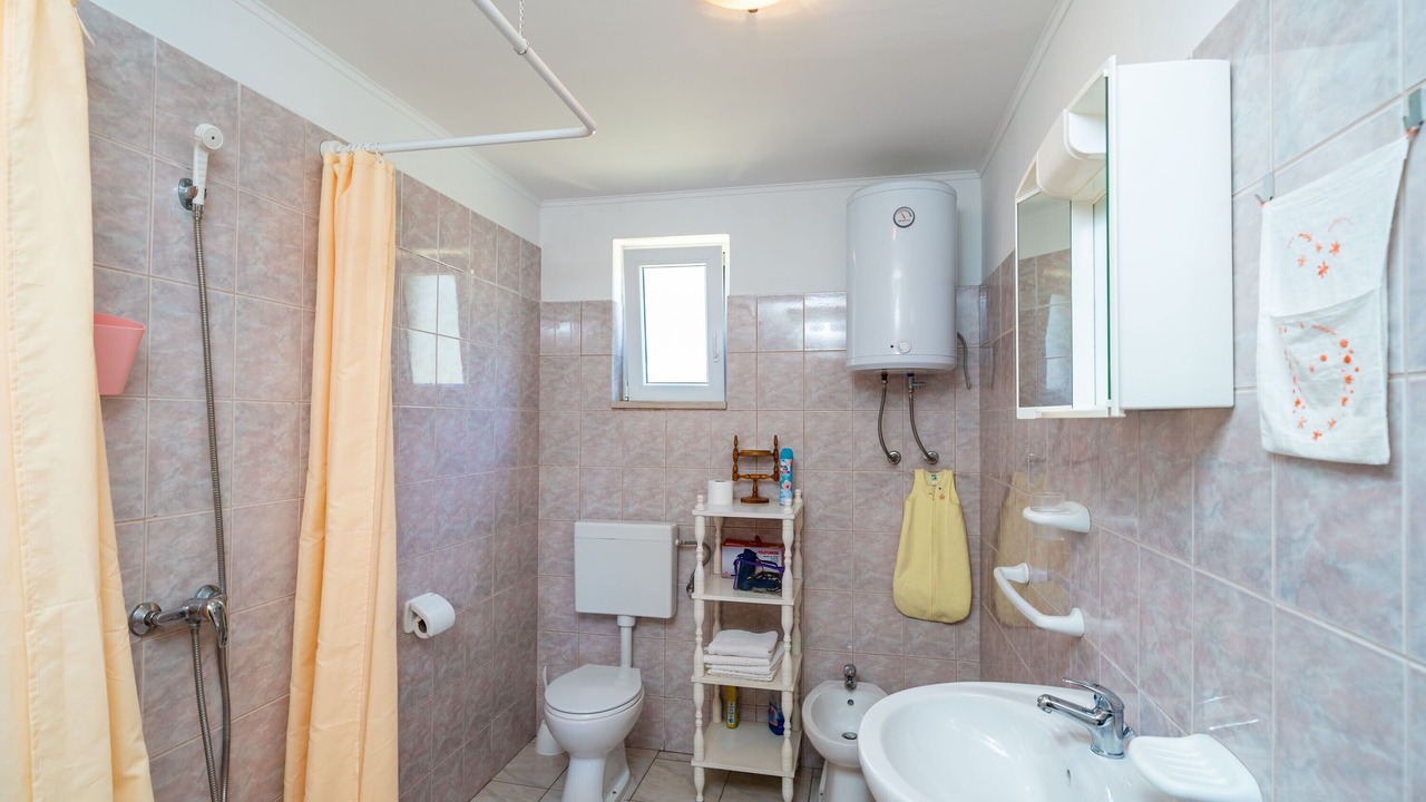 Photo of Bathroom in Lovorno