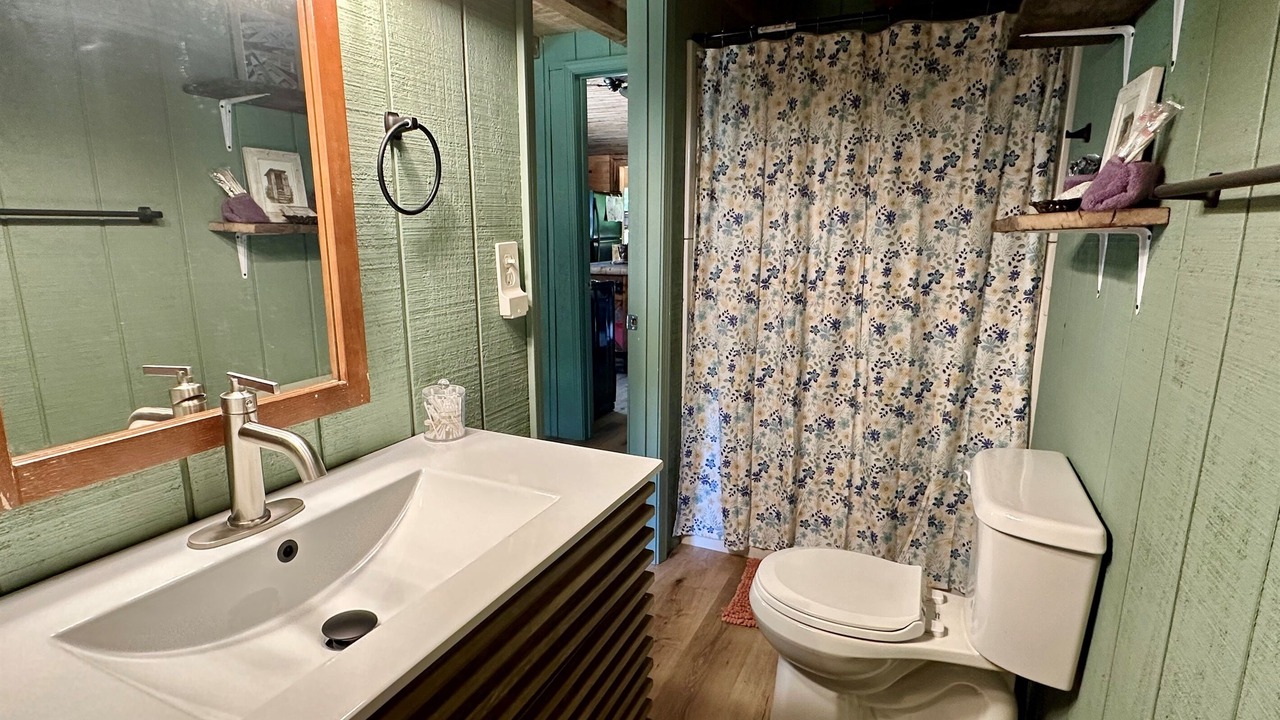 Photo of Bathroom in Pocahontas