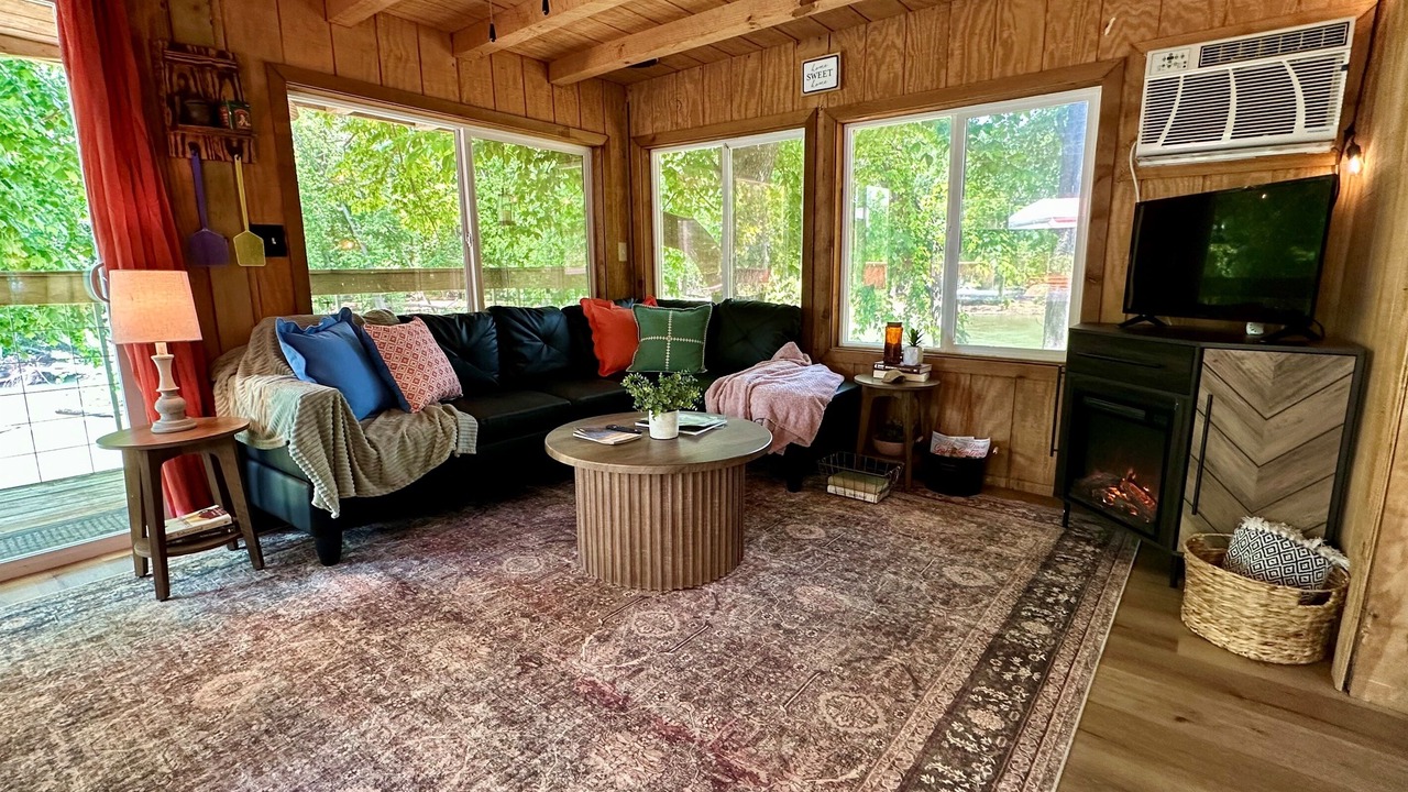Photo of Livingroom in Pocahontas
