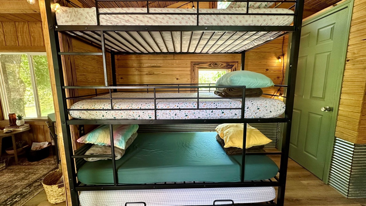 Photo of Bedroom in Pocahontas