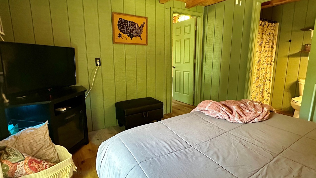 Photo of Bedroom in Pocahontas