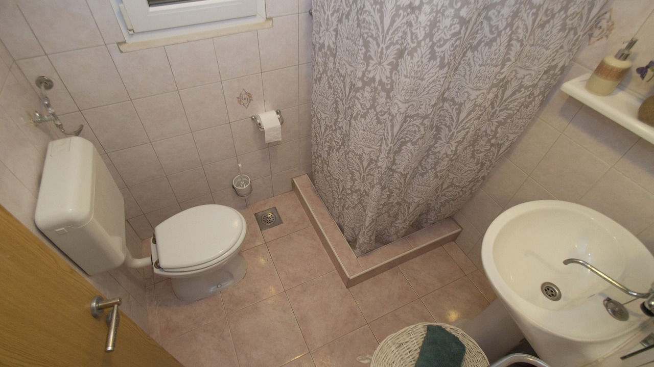 Photo of Bathroom in Potirna