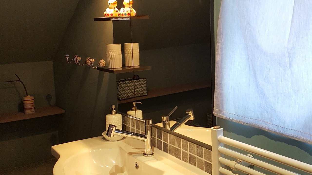 Photo of Bathroom in Saint-Sylvestre-de-Cormeilles