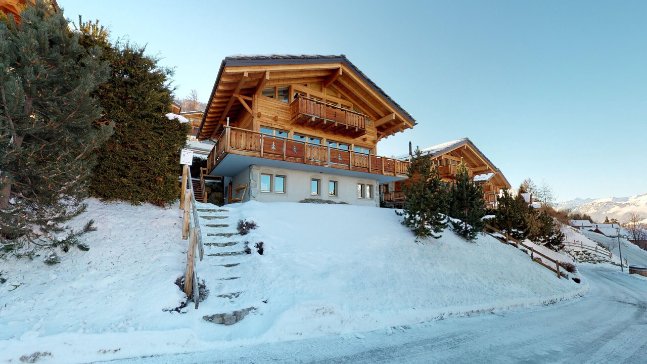 Photo of Outdoor in Saint-Pierre-de-Clages