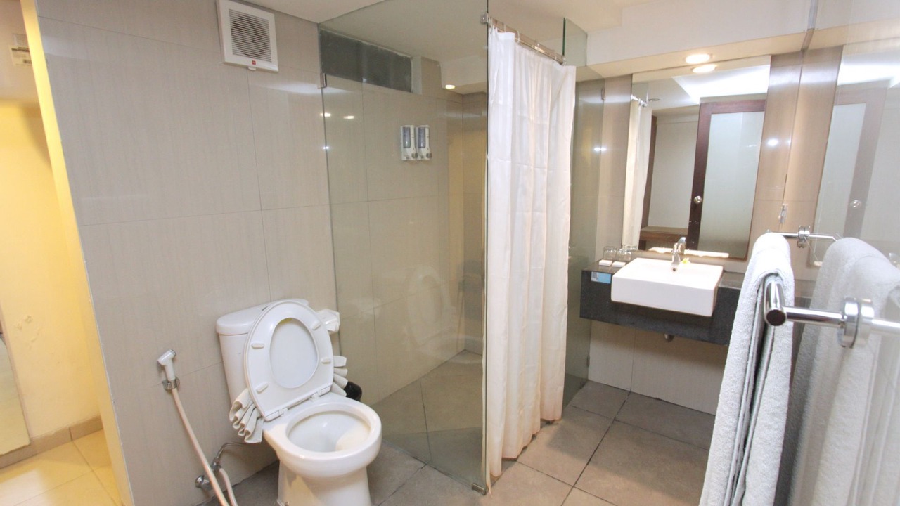 Photo of Bathroom in Sunset Road