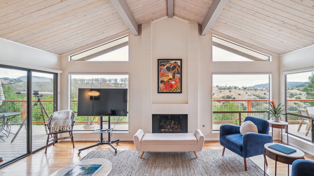 Photo of Livingroom in San Rafael