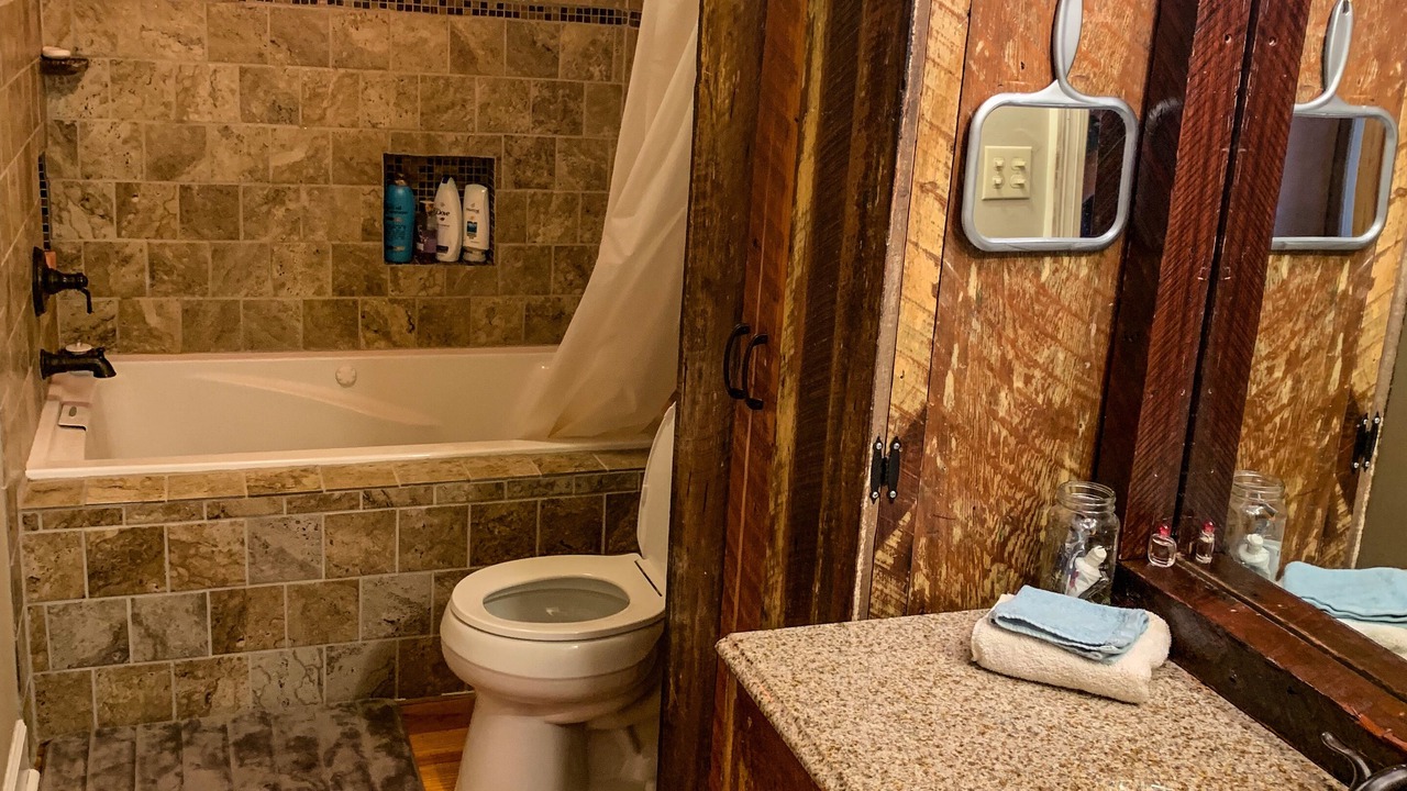 Photo of Bathroom in Oscar