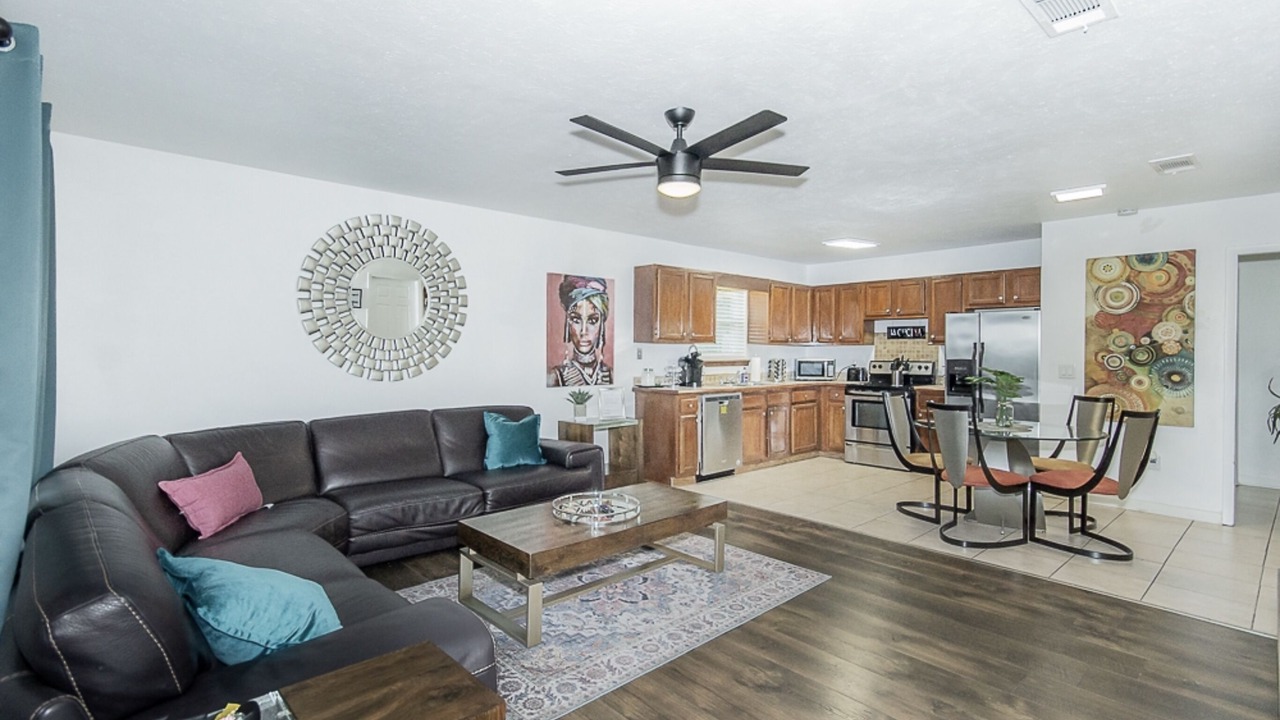 Photo of Livingroom in Clinton