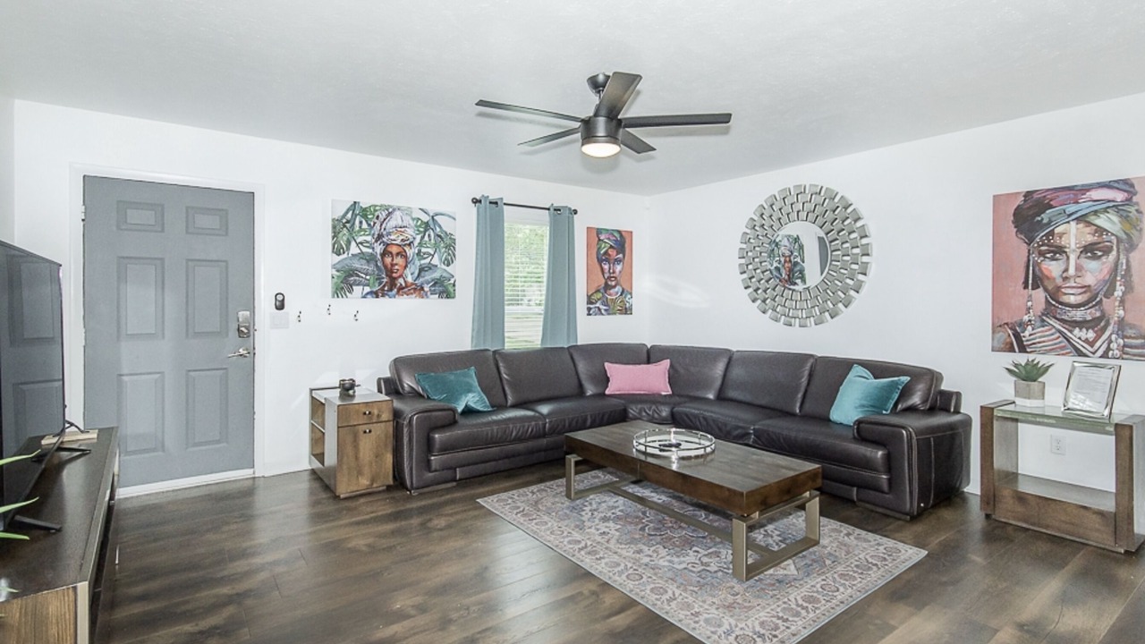 Photo of Livingroom in Clinton