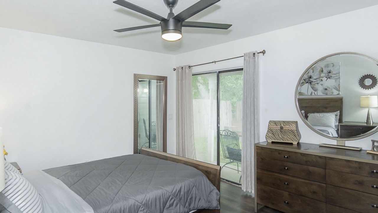 Photo of Bedroom in Clinton
