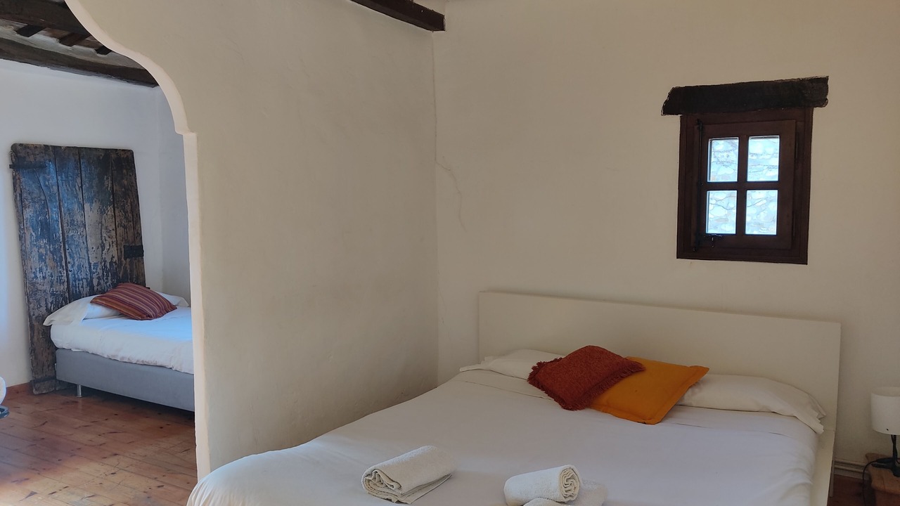 Photo of Bedroom in Maia de Montcal