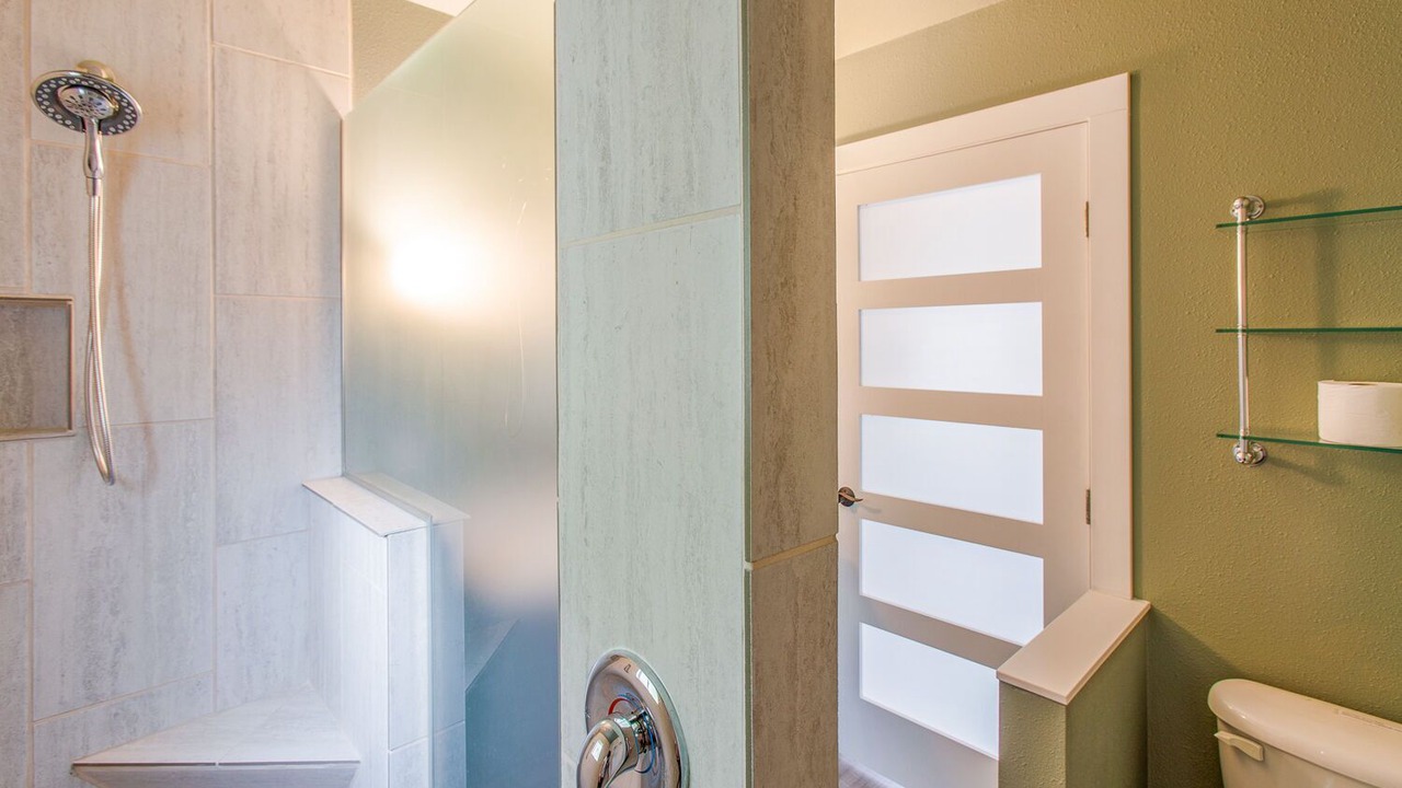 Photo of Bathroom in Oroville