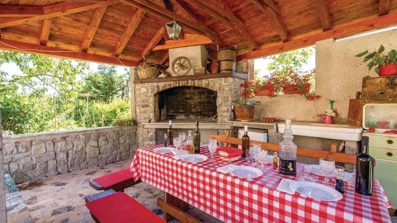 Photo of Outdoor in Rubesi