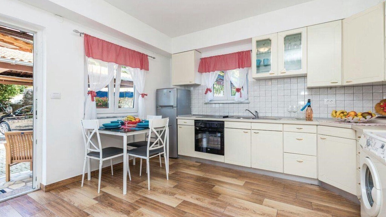 Photo of Kitchen in Rubesi