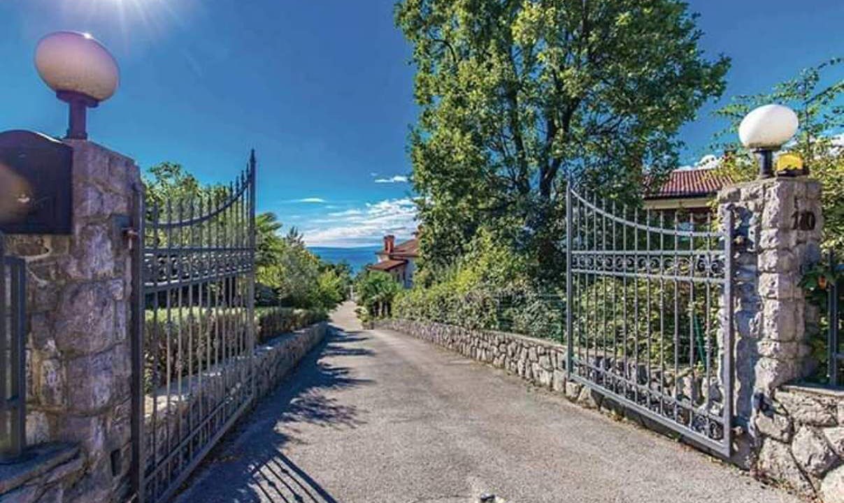 Photo of Outdoor in Rubesi