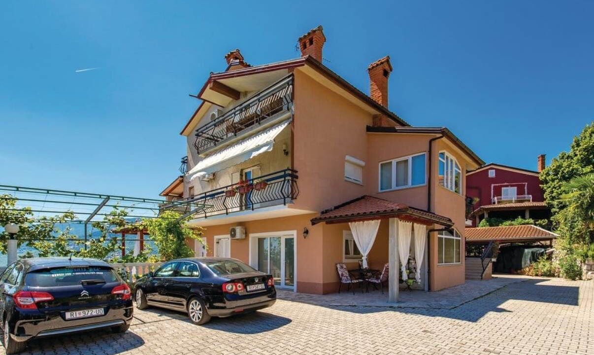 Photo of Outdoor in Rubesi
