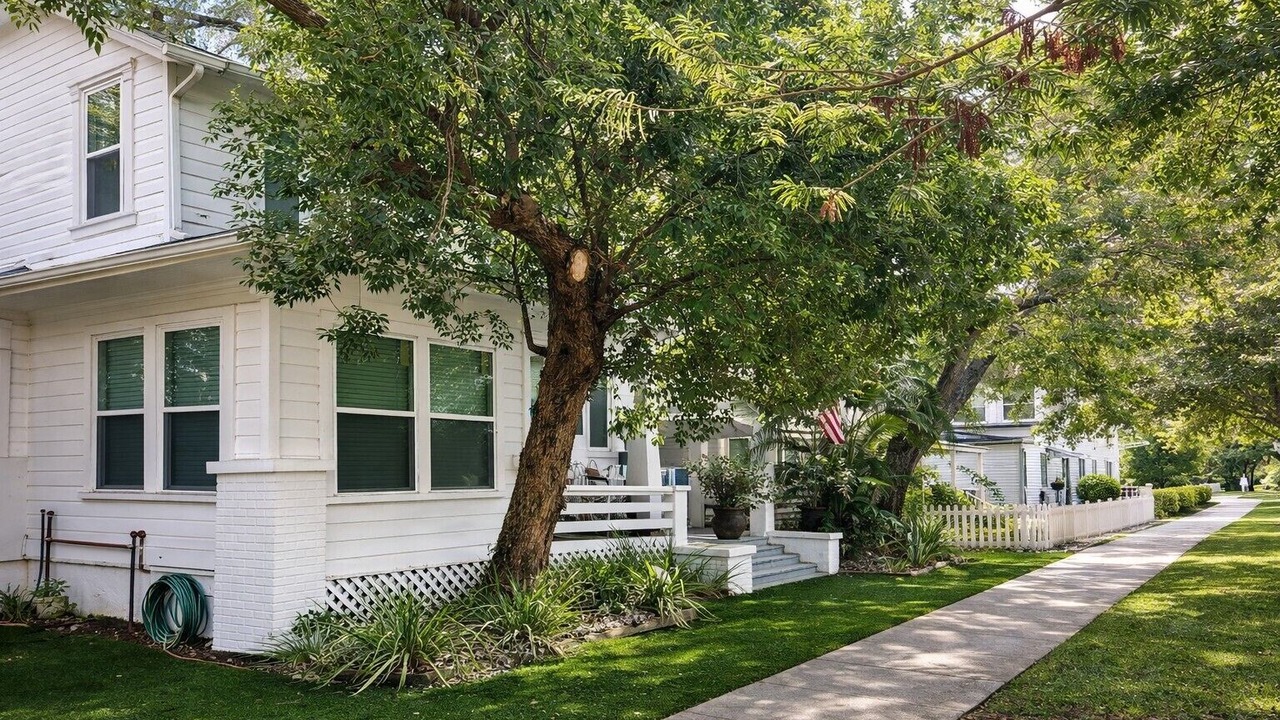 Photo of Outdoor in Historic Uptown