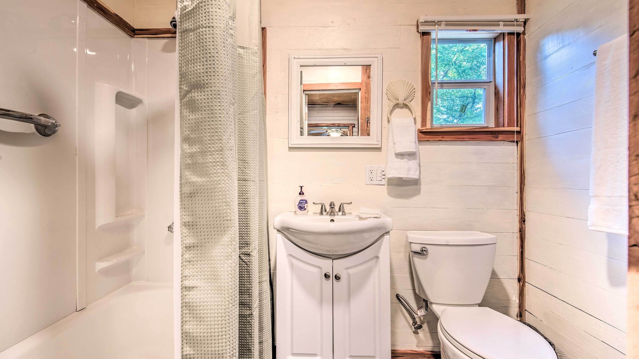 Photo of Bathroom in Hatton