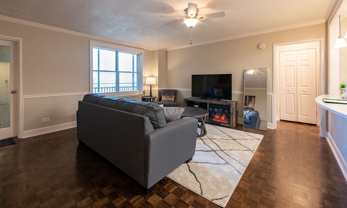 Photo of Livingroom in Peachtree Center