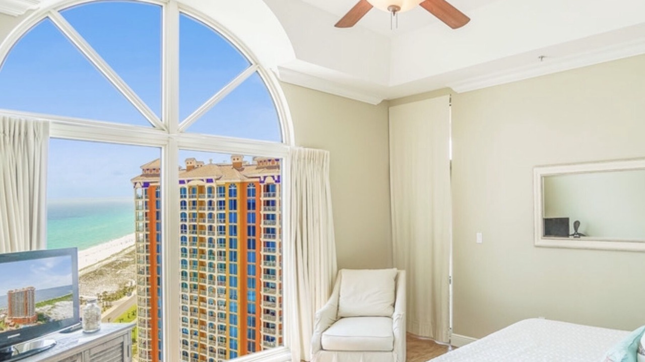 Photo of Bedroom in Pensacola Beach