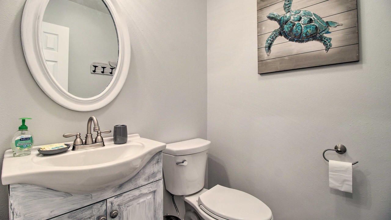 Photo of Bathroom in Oceanmarsh Subdivision