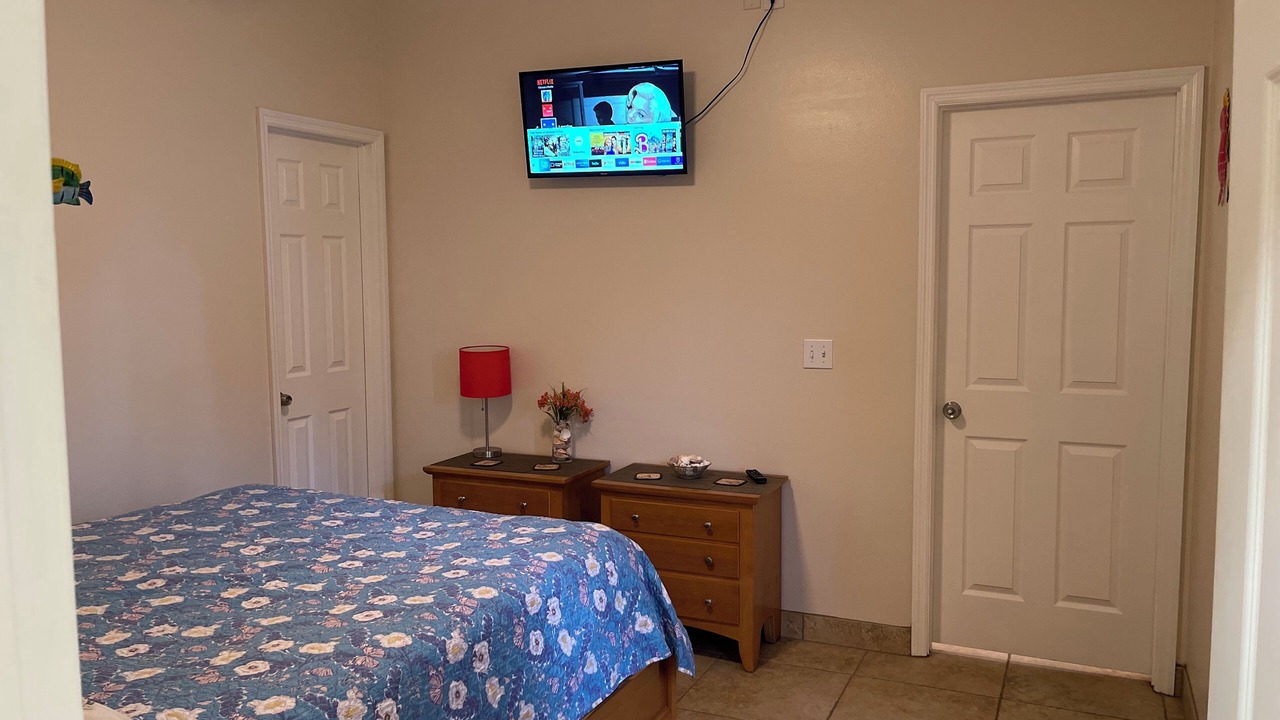 Photo of Bedroom in Town N County Park