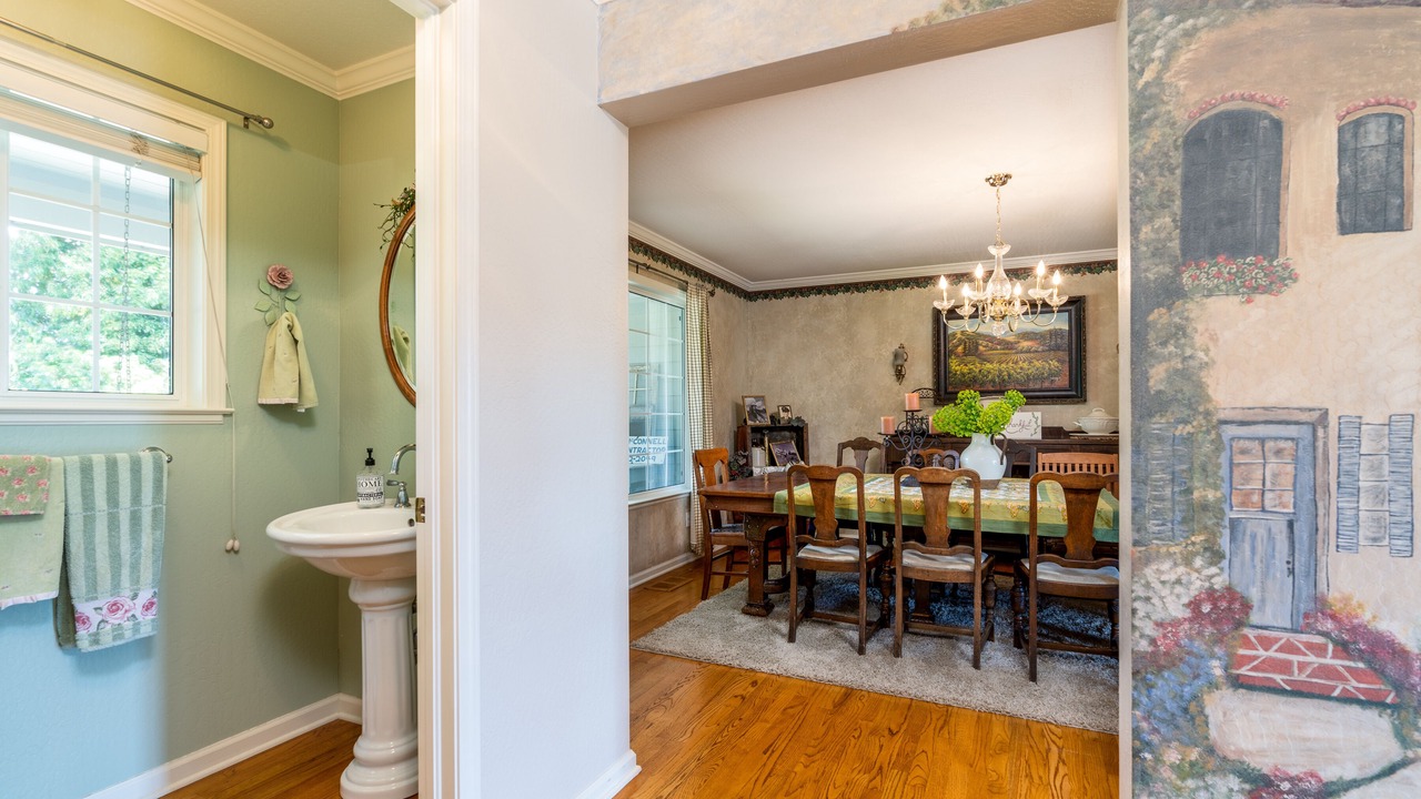 Photo of Bedroom in Redwood Valley