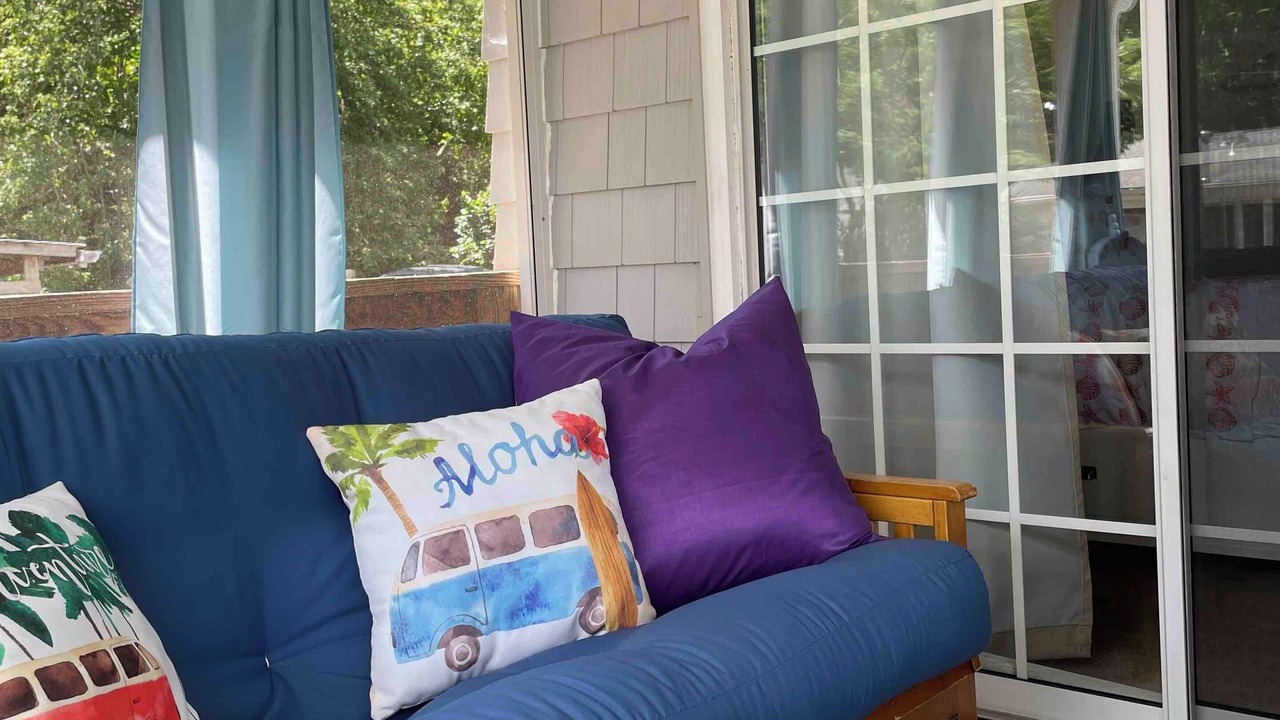 Photo of Patio Balcony in Calvert Beach-Long Beach