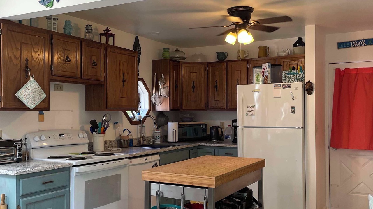 Photo of Kitchen in Calvert Beach-Long Beach