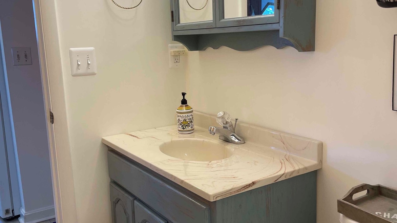 Photo of Bathroom in Calvert Beach-Long Beach