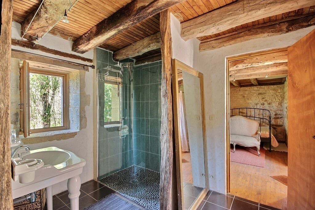 Photo of Bathroom in Cherveix-Cubas