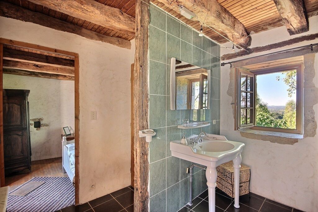 Photo of Bathroom in Cherveix-Cubas