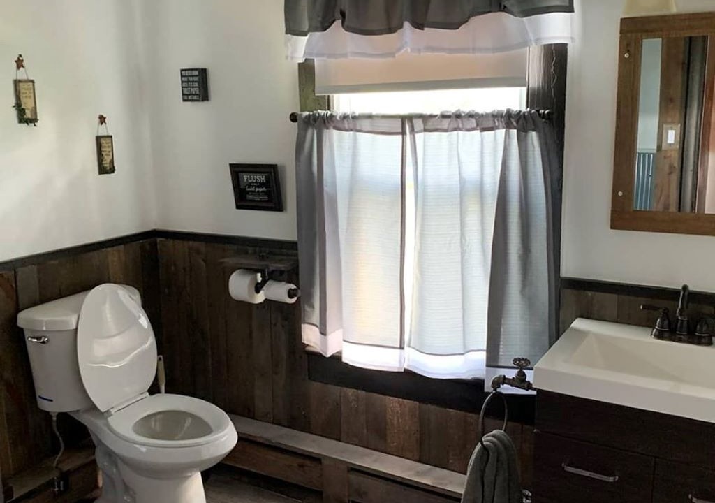 Photo of Bathroom in Gowen City
