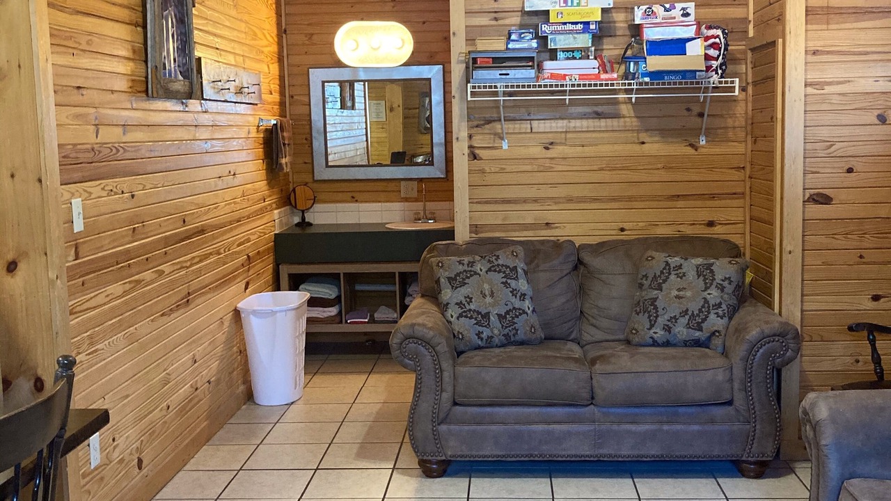 Photo of Livingroom in Pittsburg